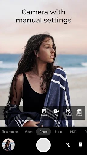 Footej Camera manual settings mode with beach portrait showing manual exposure, focus and white balance adjustment controls