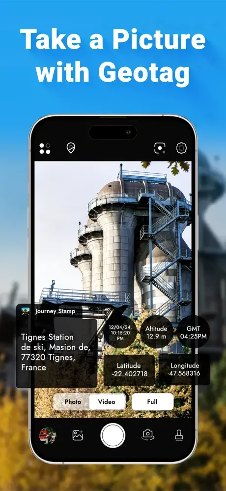Photo viewer displaying geotag information including altitude, coordinates, date and precise time metadata